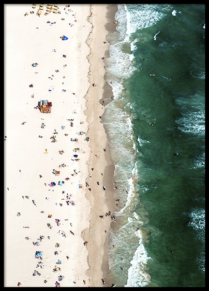 Crowded Beach Aerial Poster in der Gruppe Poster / Naturmotive bei Desenio AB (10681)