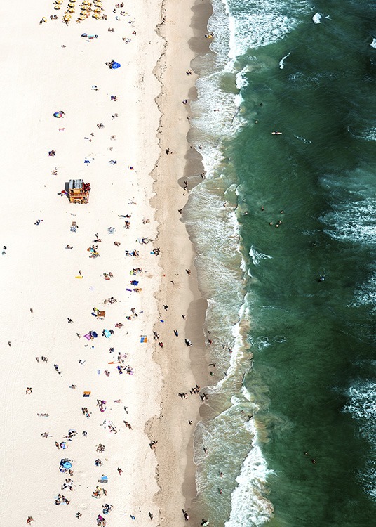 Crowded Beach Aerial Affiche / Nature chez Desenio AB (10681)