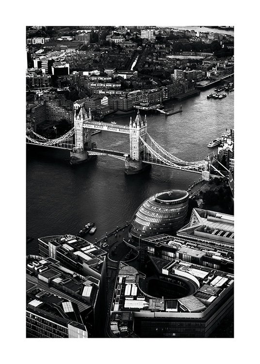 View of Tower Bridge Affiche / Photographie chez Desenio AB (11375)