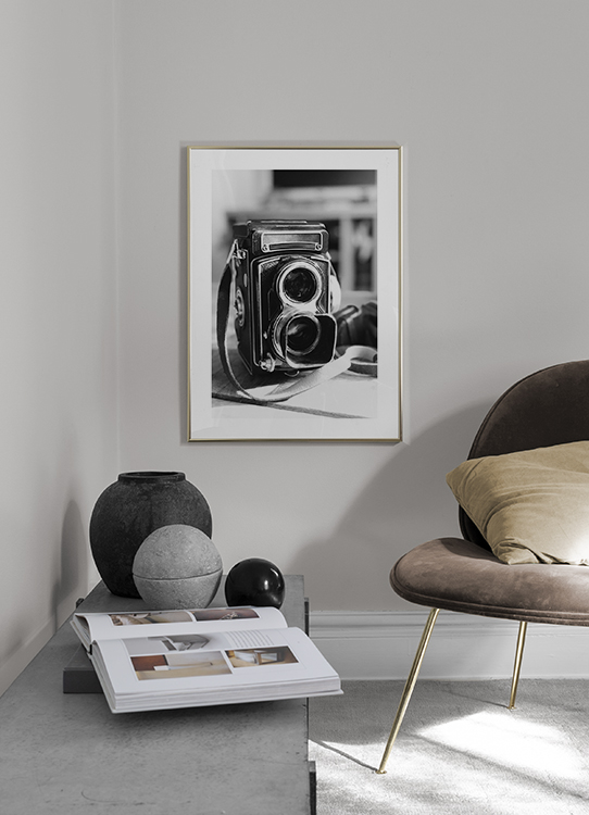  - Photographie en noir et blanc d'un vieil appareil photo rétro