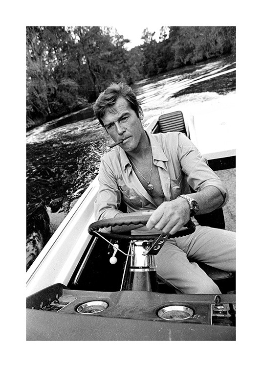 Roger Moore Affiche