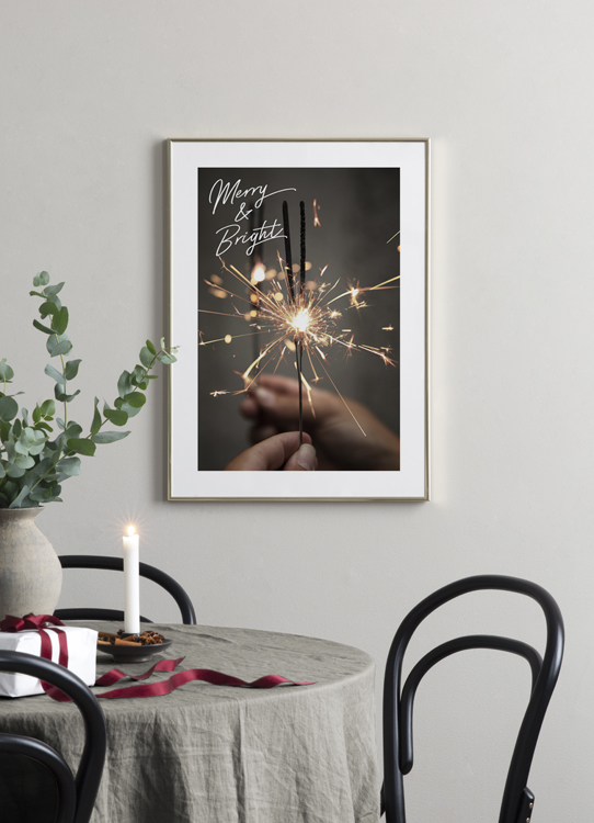  – Foto van handen die sterretjes vasthouden en witte tekst aan de bovenkant