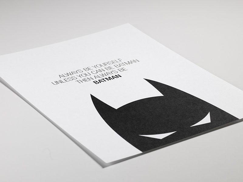  – Illustration graphique en noir et blanc avec Batman et une citation de Batman