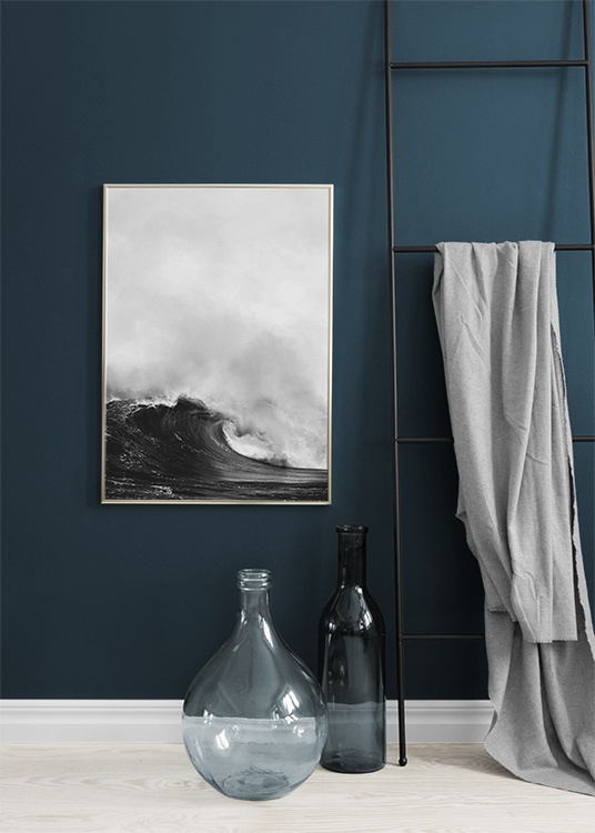 – Photographie en noir et blanc d'une grosse vague marine