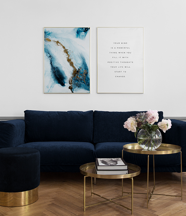  – Ölmalerei in Weiß und Blau mit einem goldenen Wirbel in der Mitte