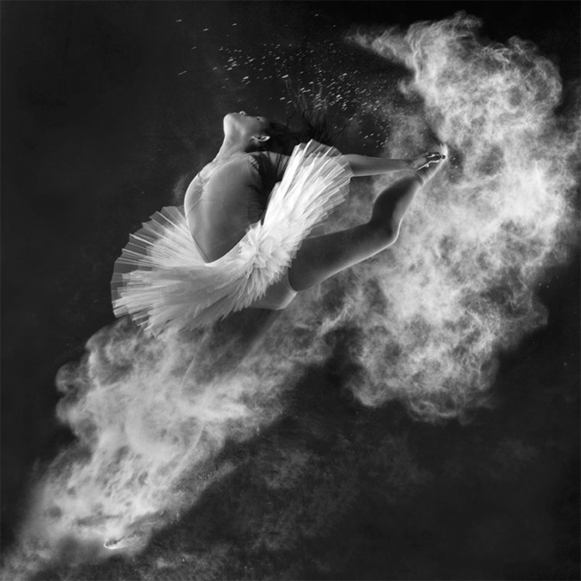 Down To Earth Poster / Zwart wit bij Desenio AB (8696)